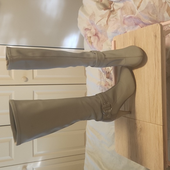 DONALD J PLINER BOOTS